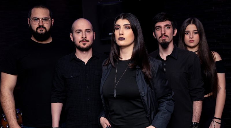 Santa Cora lança seu aguardado álbum de estreia, “Elementum”, com Lyric Video para a faixa “Colorful Clouds”