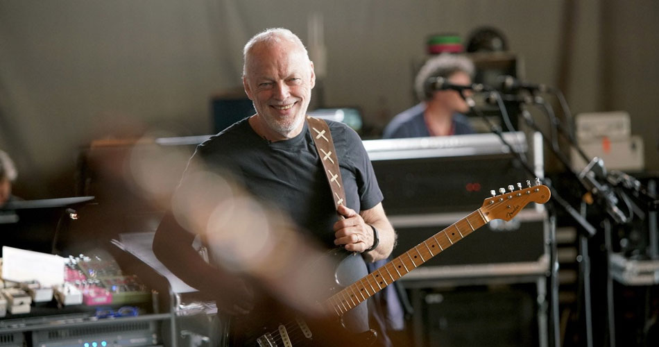 David Gilmour disponibiliza novo single “Dark and Velvet Nights”