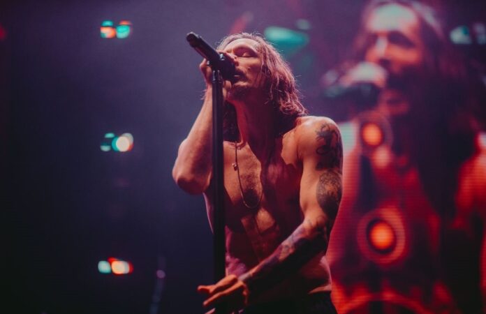 Incubus dá início à turnê que celebra o icônico “Morning View” e virá ao Brasil