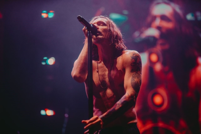 Incubus dá início à turnê que celebra o icônico “Morning View” e virá ao Brasil