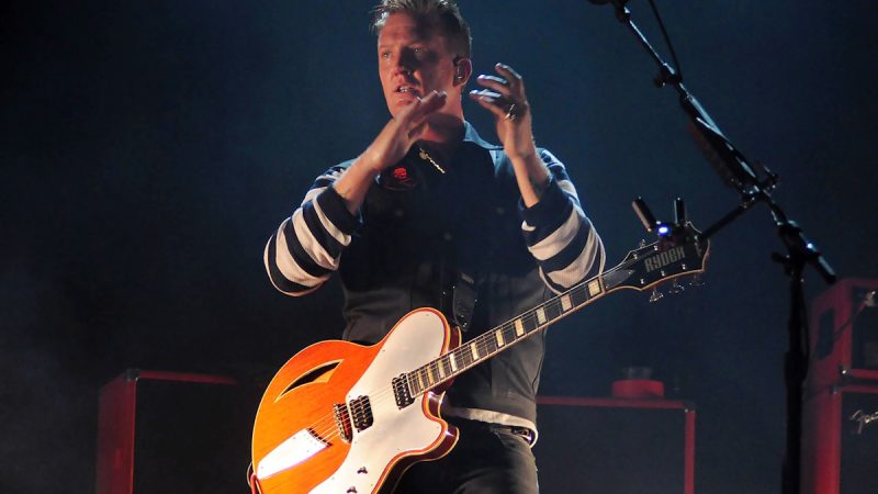 Por saúde de Josh Homme, Queens Of The Stone Age cancela todos seus shows