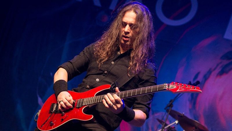 Angra confirma Kiko Loureiro em todas as datas da turnê acústica pelo Brasil