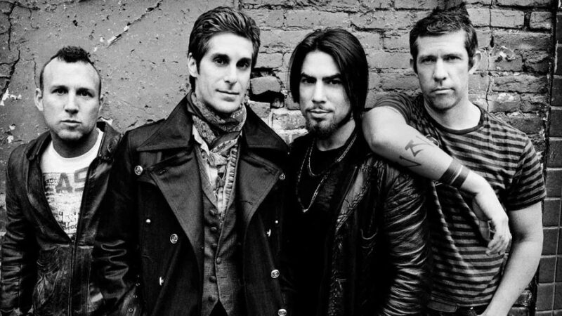 Perry Farrell briga com Dave Navarro no palco em show do Jane’s Addiction