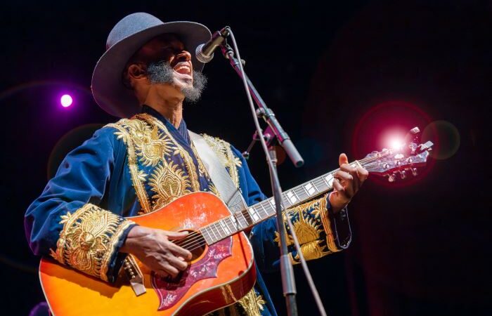 Fantastic Negrito vem ao Brasil pela terceira vez para realizar único show no Cine Joia em São Paulo.