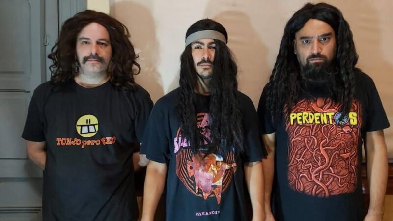 O melhor do Rock Nacional e Punk comIdiota, mas feia e T.A.M. ao vivo em La Batuta.