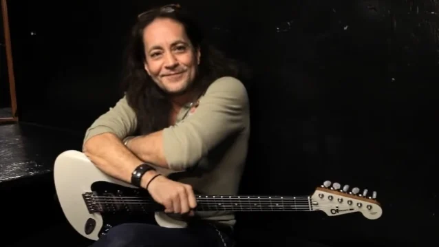 Ex-guitarrista de OZZY OSBOURNE, JAKE E. LEE, leva vários tiros em Las Vegas