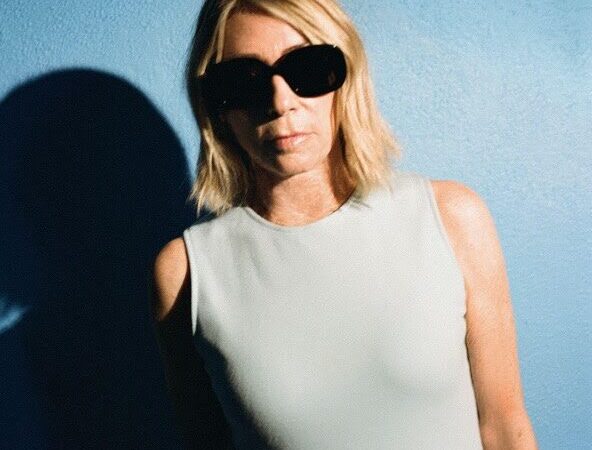 Kim Gordon lança edição deluxe do álbum “The Collective”