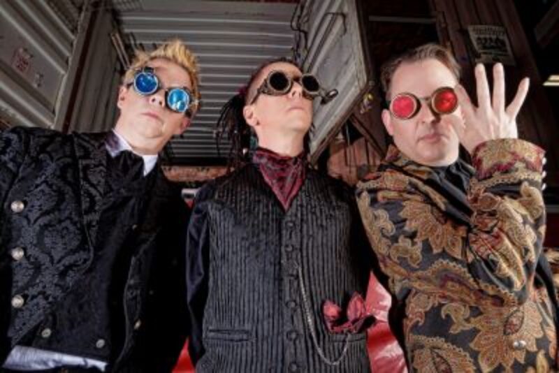 Information Society, Kon Kan e Double You: ícones da Dance Music dos Anos 80 e 90 em turnê pelo Brasil